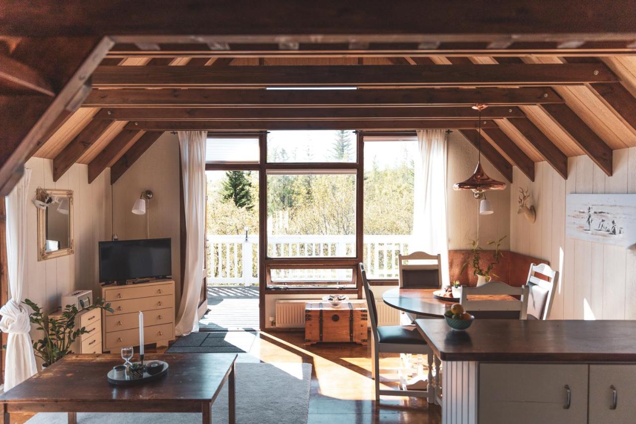 Bjoerk - A Cozy Hilltop Cottage - Great Location! Blaskogabyggd Exterior photo